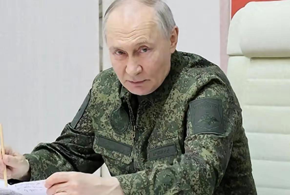 为什么俄罗斯不敢使用核武器投入战斗，举个例子广岛挨炸的时候，天皇害怕，开御前会议