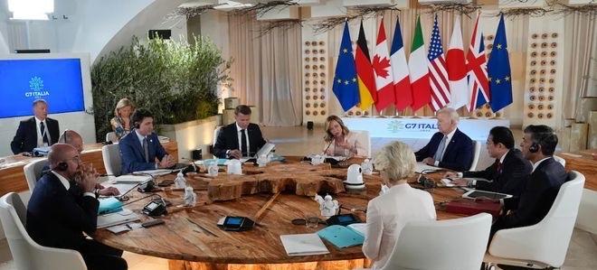 特朗普提前一天回国，七国集团面面相觑。美国只与英国签署了协议。归根结底，特朗普