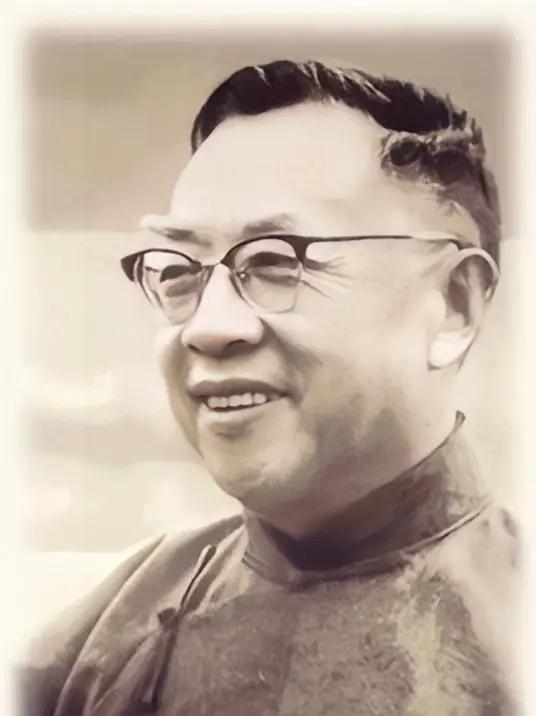 素书楼空了，钱穆搬走那天没人拍照，门关上后只剩山茶树。他九十五岁，眼睛看不见，