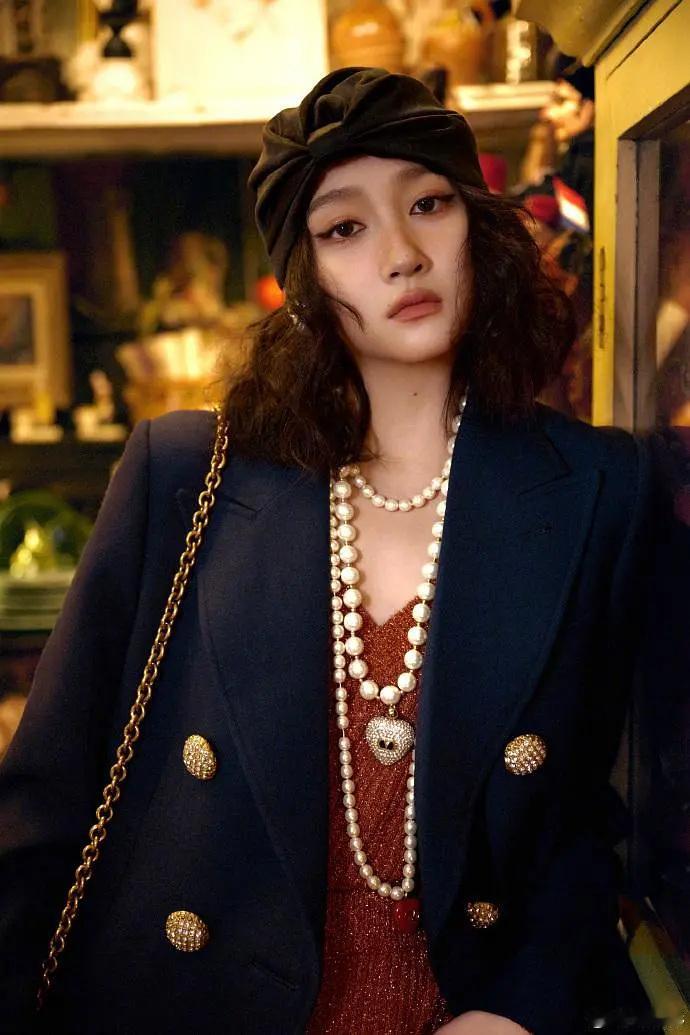 关晓彤即使精修后，也未能展现出令人满意的美貌。