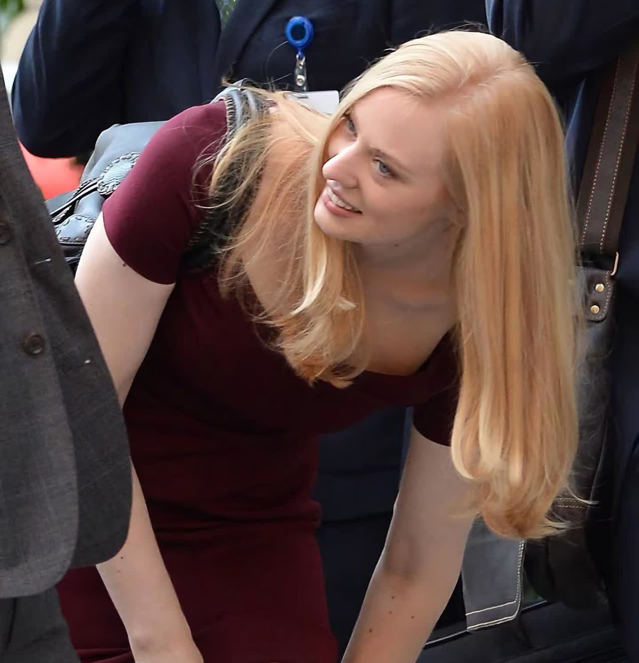 DeborahAnnWoll。演员在片场
