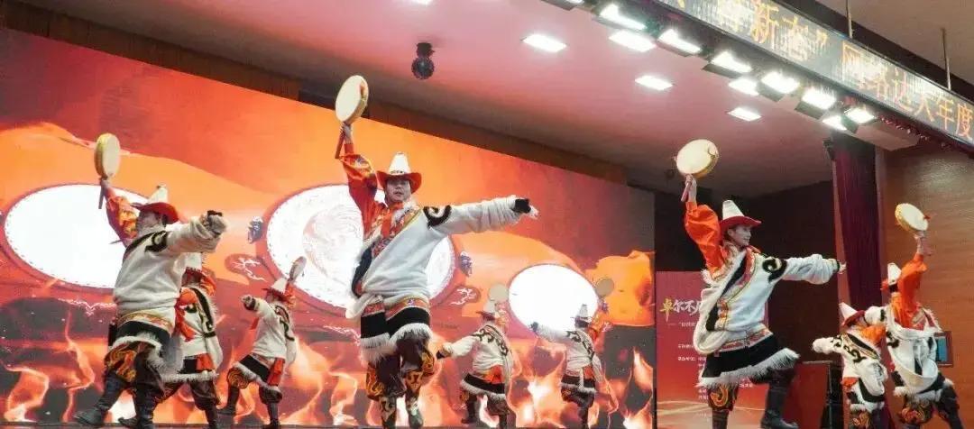 甘肃卓尼县最近办了一场超级接地气的活动，网络达人和高原好物撞了个满怀，直接把本地