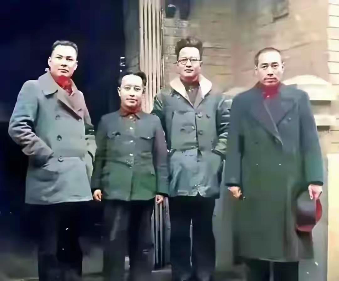 几位中央领导同志合影，我敢打赌，认识三位以上，绝对是历史课代表，我立即拜你为师！