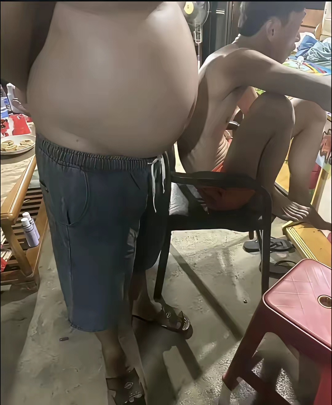 这两种身材体型的哪个身体更健康呢