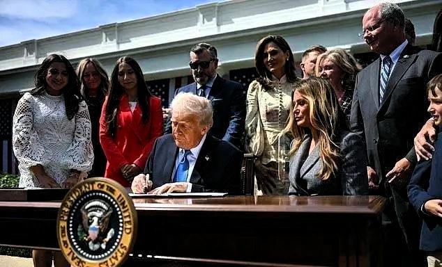 美国国防部施压Anthropic公司允许军方不受限制使用其旗下AI大模型，但遭该