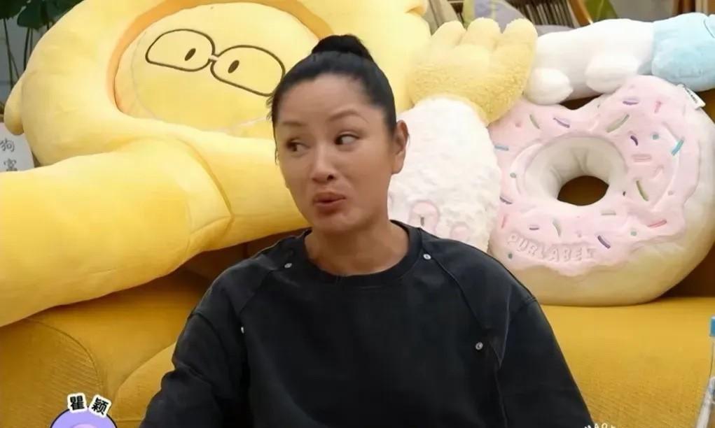 8月25日，57岁的王菲上热搜，不是因为谢霆锋，而是前夫李亚鹏生命里另外两个女人