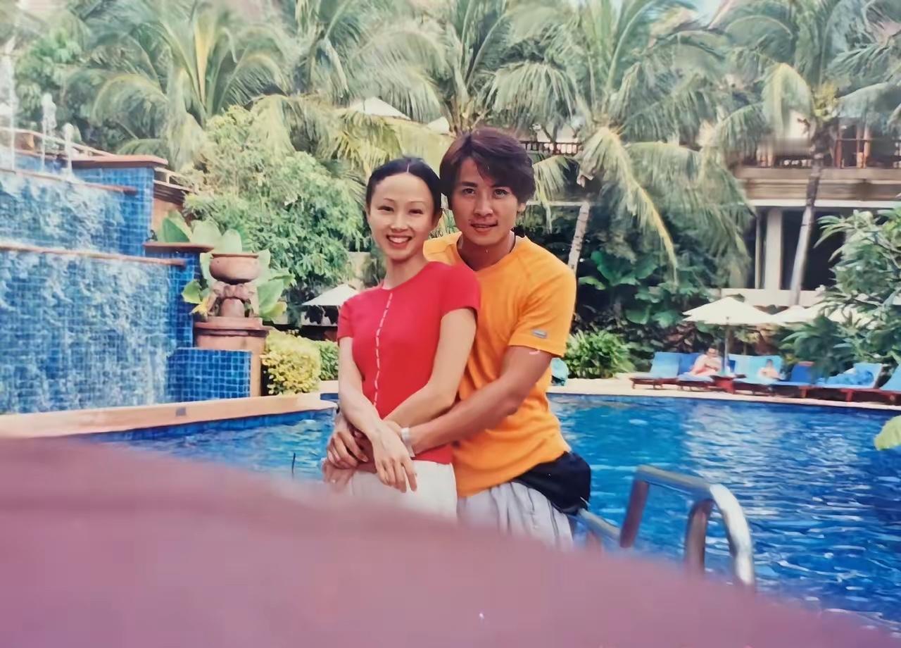 保剑锋《梦华录》翻红，妻子何珈好相伴，儿子已上小学。而黄慧颐呢？微博停更多年