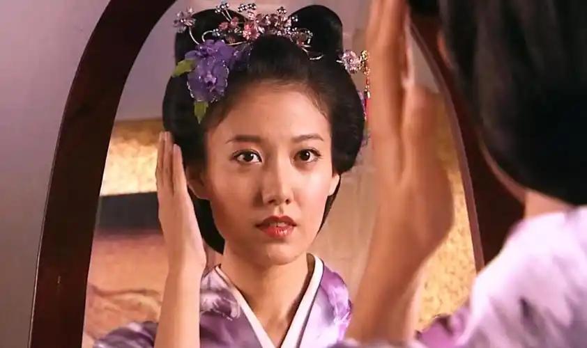 打卡日本樱花？你把我的双眼打瞎——我也不去日本看樱花！刚看到一名男子在平台