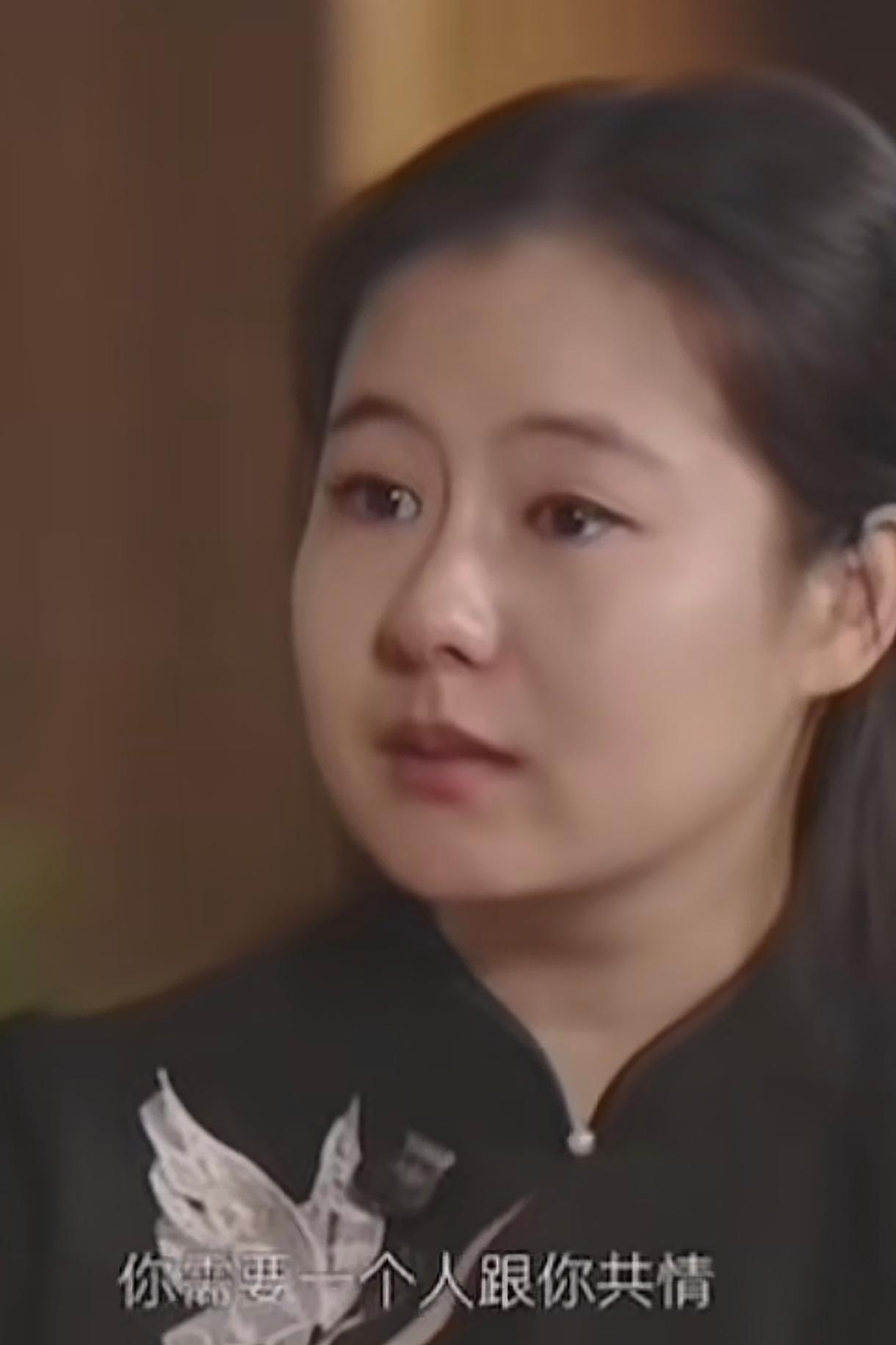 京东原副总裁蔡磊开始进入生命倒计时了，他的妻子段睿接受采访时哭成了泪人。段睿边哭