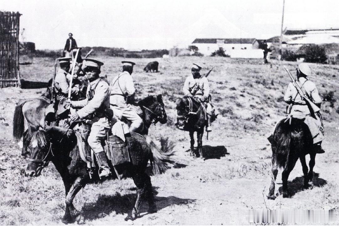 1911年10月进入汉口的清军骑兵侦察小队历史影像​​​