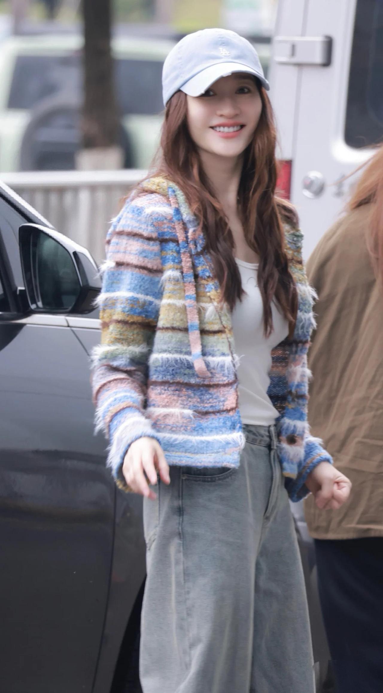 天啊，李小冉简直逆天了！1976年出生的她都50岁了，竟然还像30出头的，特别是