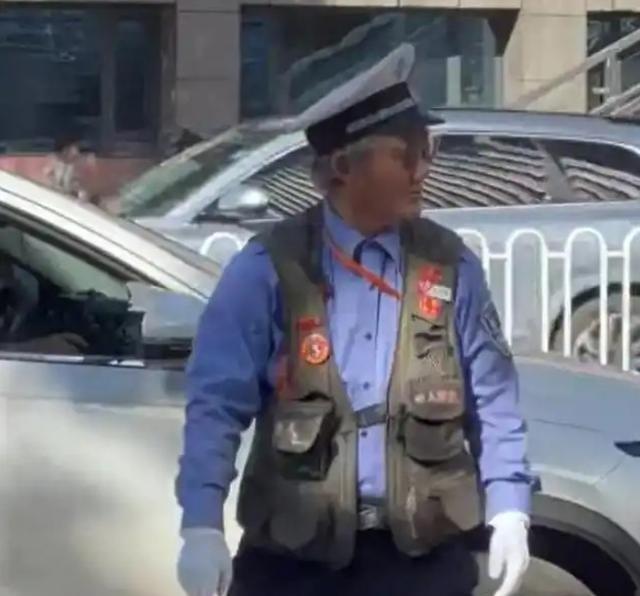 1990年，云南，40岁的男子，姐姐车祸去世，6年后，妻子和4个儿女也在一起交通
