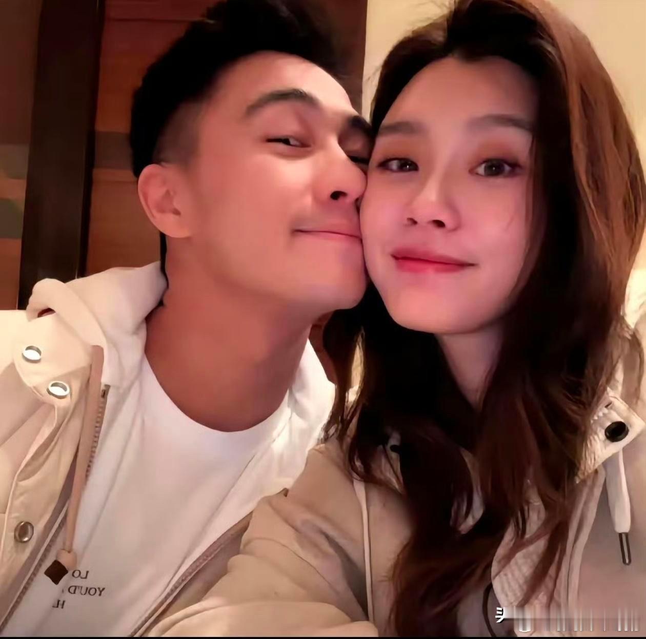 奚梦瑶和何猷君要办婚礼了我有个疑问，二房二姐不是才去世没多久嘛？他们怎么挑这个