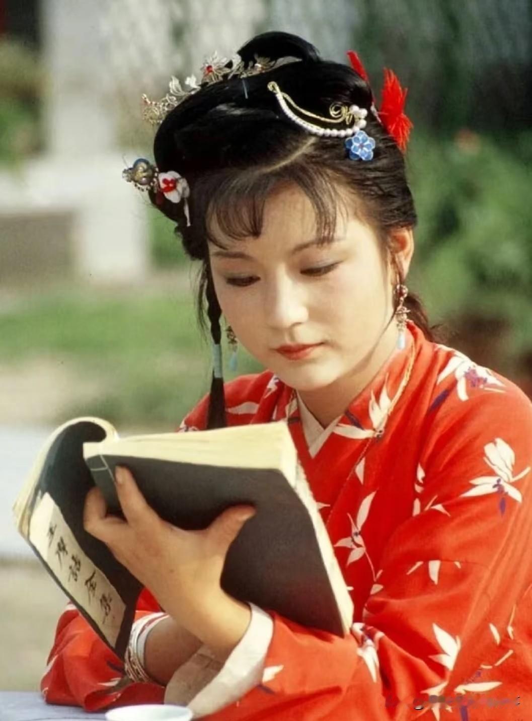 红楼未解：史湘云的“居无定所”，是寄人篱下还是另有隐情？读《红楼梦》，若细