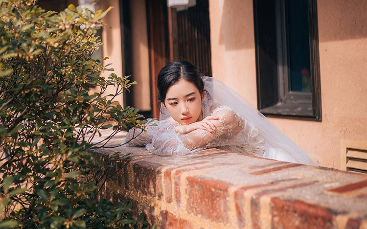 真正有格局的女人，即便身边有很多追求者，也能保持清晰的边界。这种女人，对不喜欢