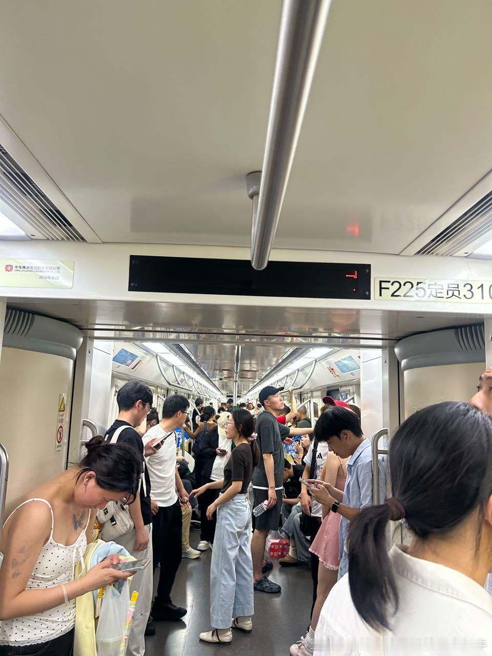 武汉地铁网友：2026.5.31，周日，20:45，武汉地铁6号线六渡桥-汉正