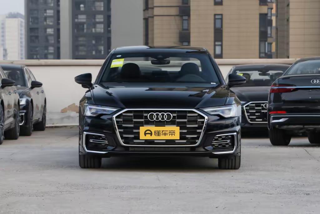 最近车圈热点，除了电动就是混动，难得听到大排量的动静。这不，工信部最新申报里，新