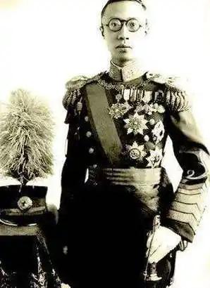 溥仪在伪满洲国确实没有实权的傀儡，但是其影响力却相当大，日本为了更好统治伪满洲国