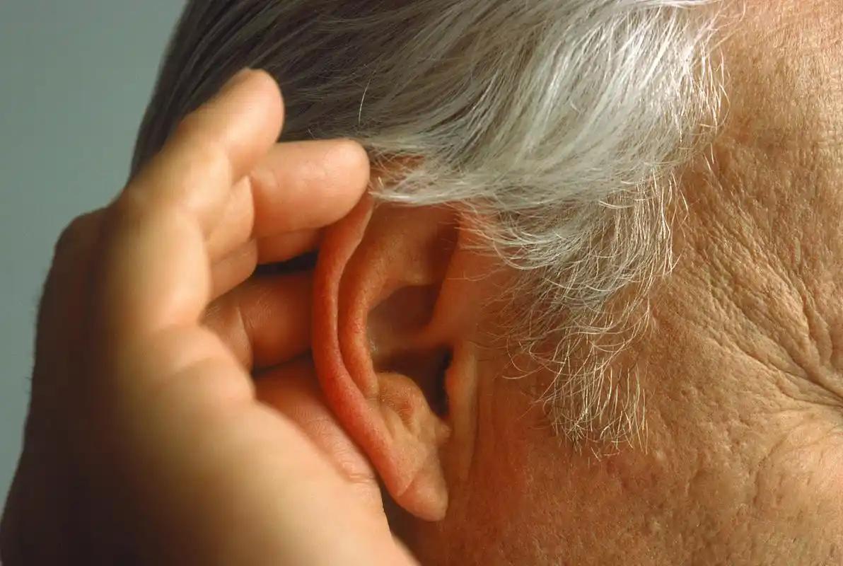 才发现原来耳朵自带“健康开关”！老中医教你每天按一按，让你睡得香、血压稳谁能