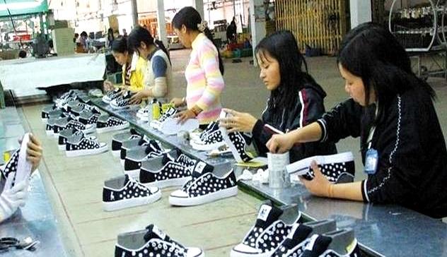 动辄七八百上千的耐克，咋现在大家都不爱买了？因为你脚上那双，大概率是越南代工的