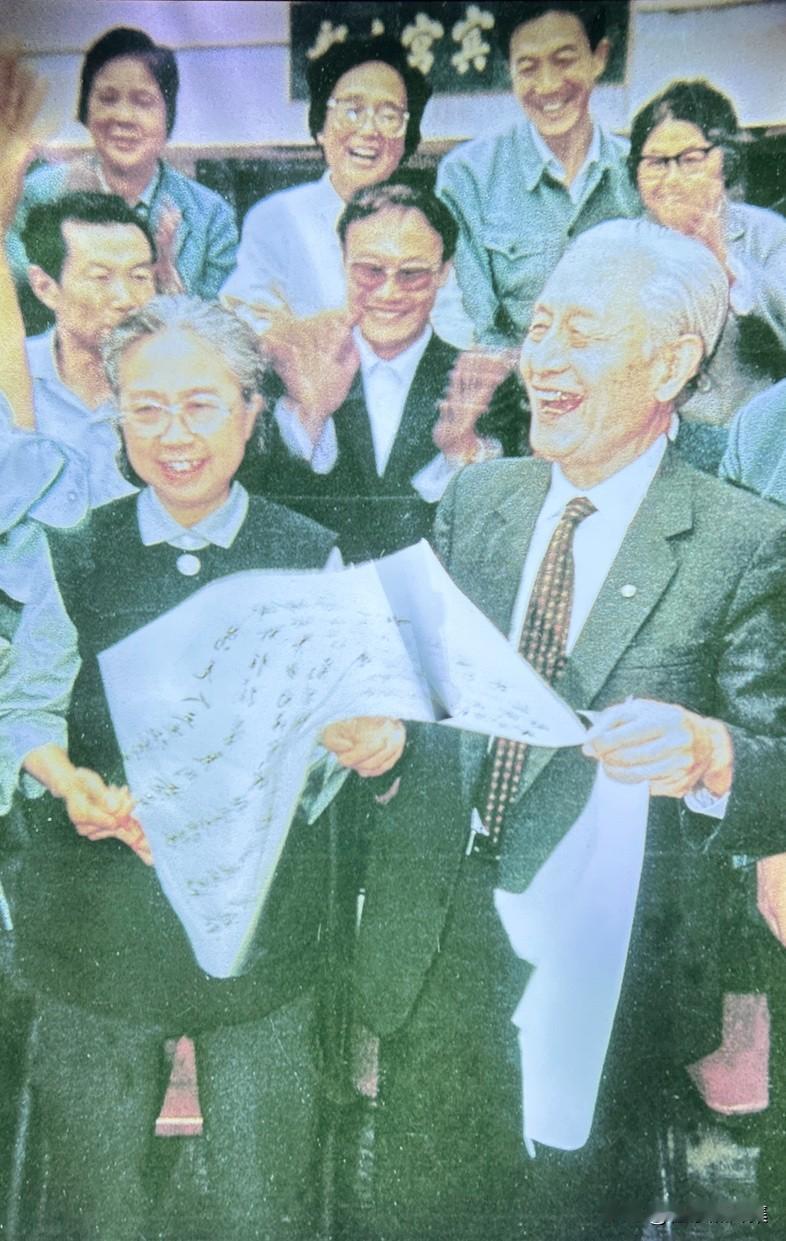 1990年9月，赵朴初借赴九华山参加佛事活动之机，回到阔别64年的故乡太湖县。欢