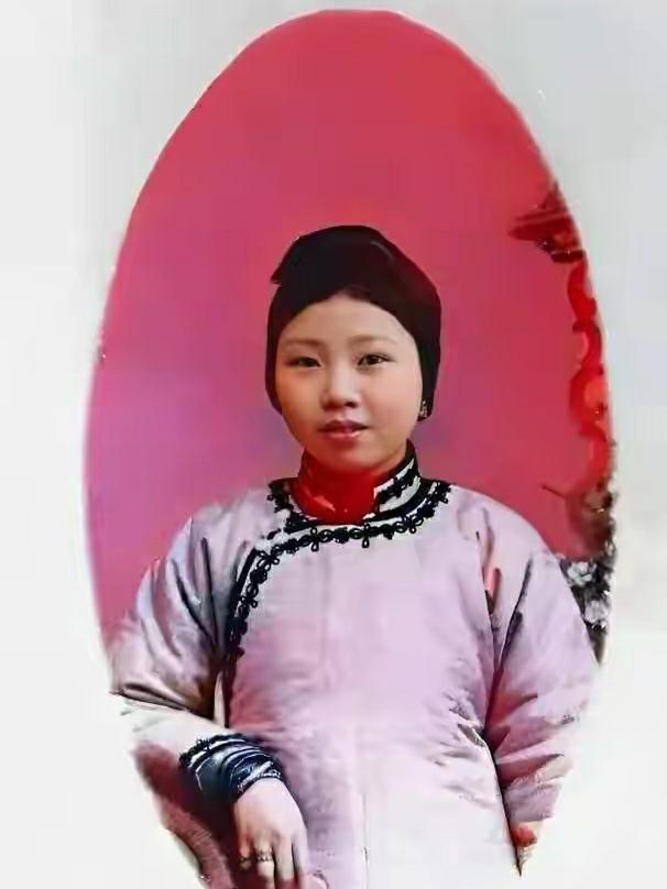 章兰娟去世后，钱学森的父亲事业正当年，他却辞去教育厅职务。整日郁郁寡欢、茶饭不思