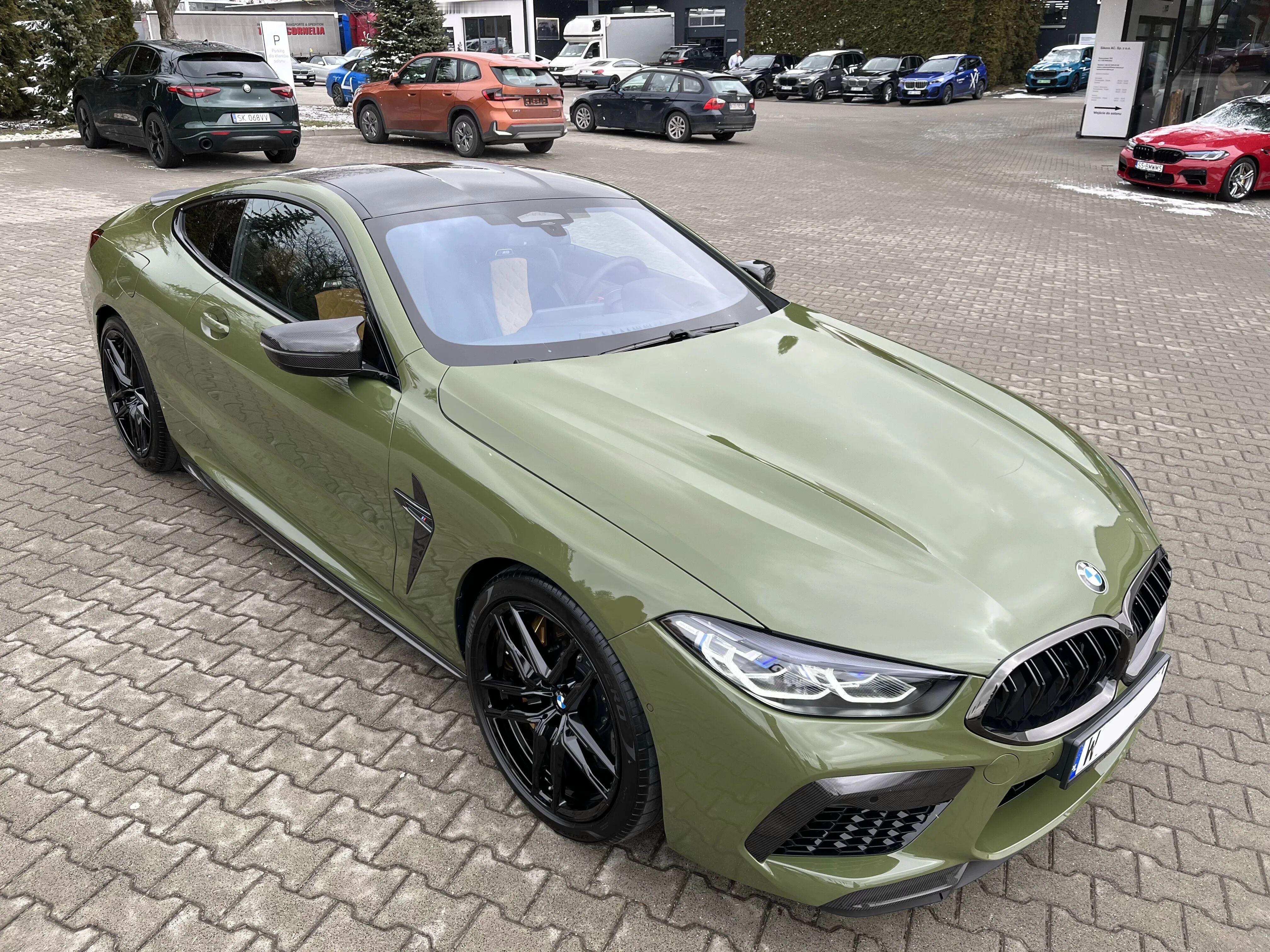 宝马M8都市绿