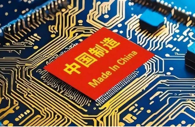 2026年前8个月，中国芯片出口额达到2567亿美元，已经超过去年全年总额。出口