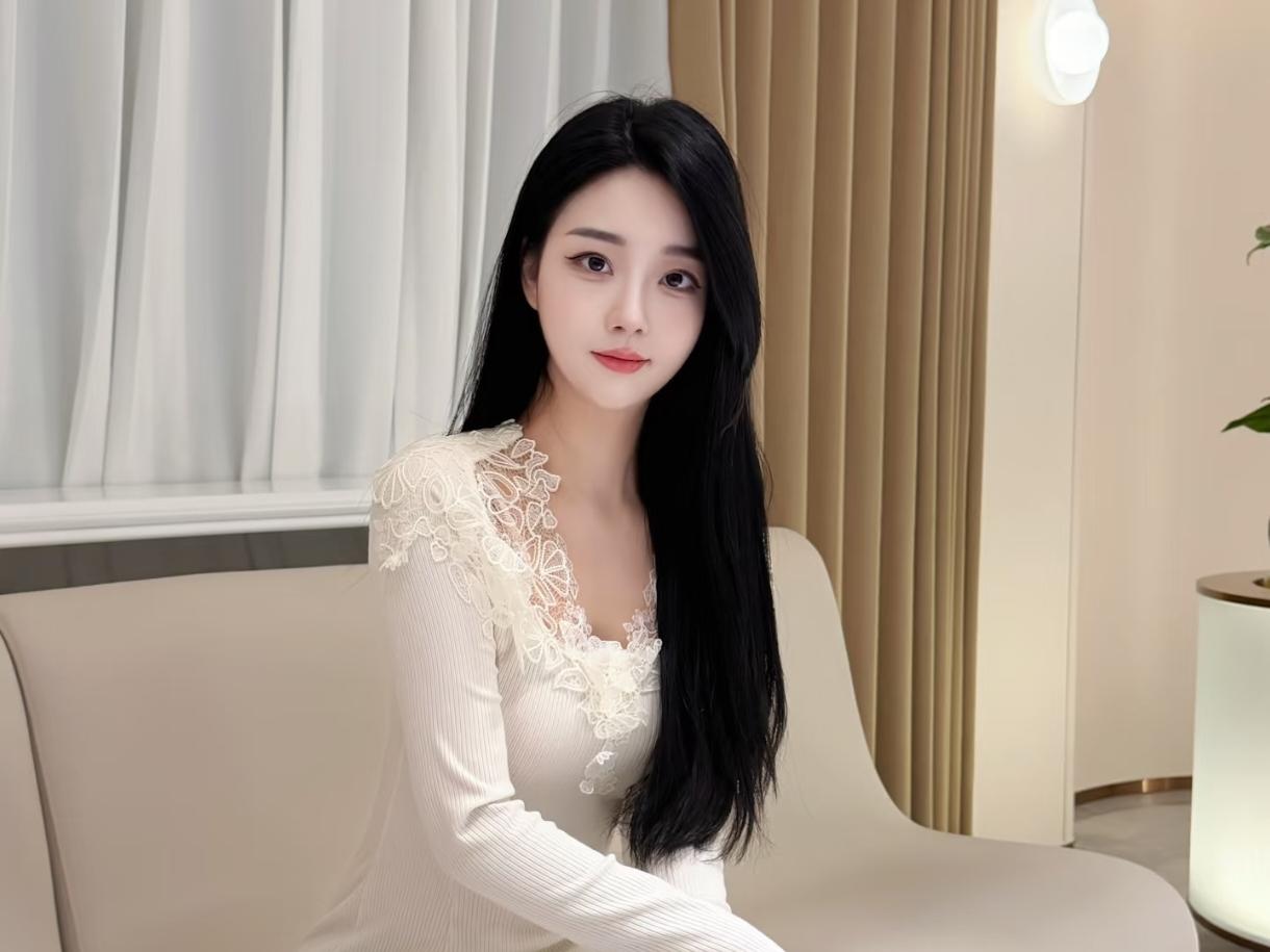 不得不说，这皮肤是真的好啊！也许这就是年轻的资本到了一定的年纪无论你多努