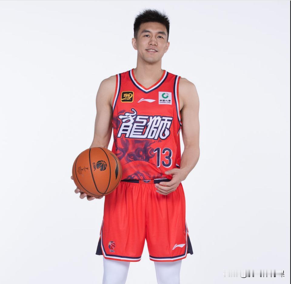 徐杰完爆郭艾伦，广东主场97:94险胜广州迎来开局三连胜。CBA常规赛第三轮