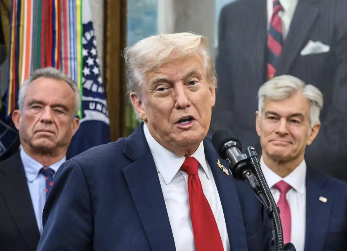 美国对中国的态度真的转变了！美国已经收起了他傲人的姿态，逐渐的向中国妥协。 