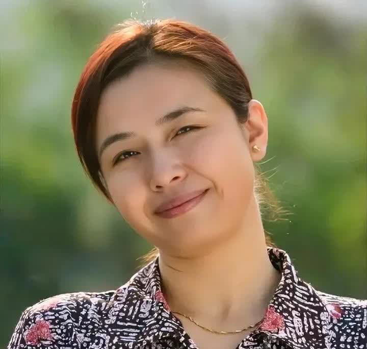 大家还记得这位女演员吗？她是一个土生土长的新疆姑娘，毕业于中央戏剧学院，与李