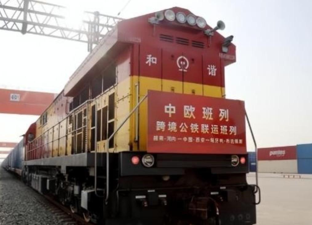 “中国人真是搞笑，搞什么中欧班列，现在成为笑柄了吧！”在2011年，美国媒体曾对