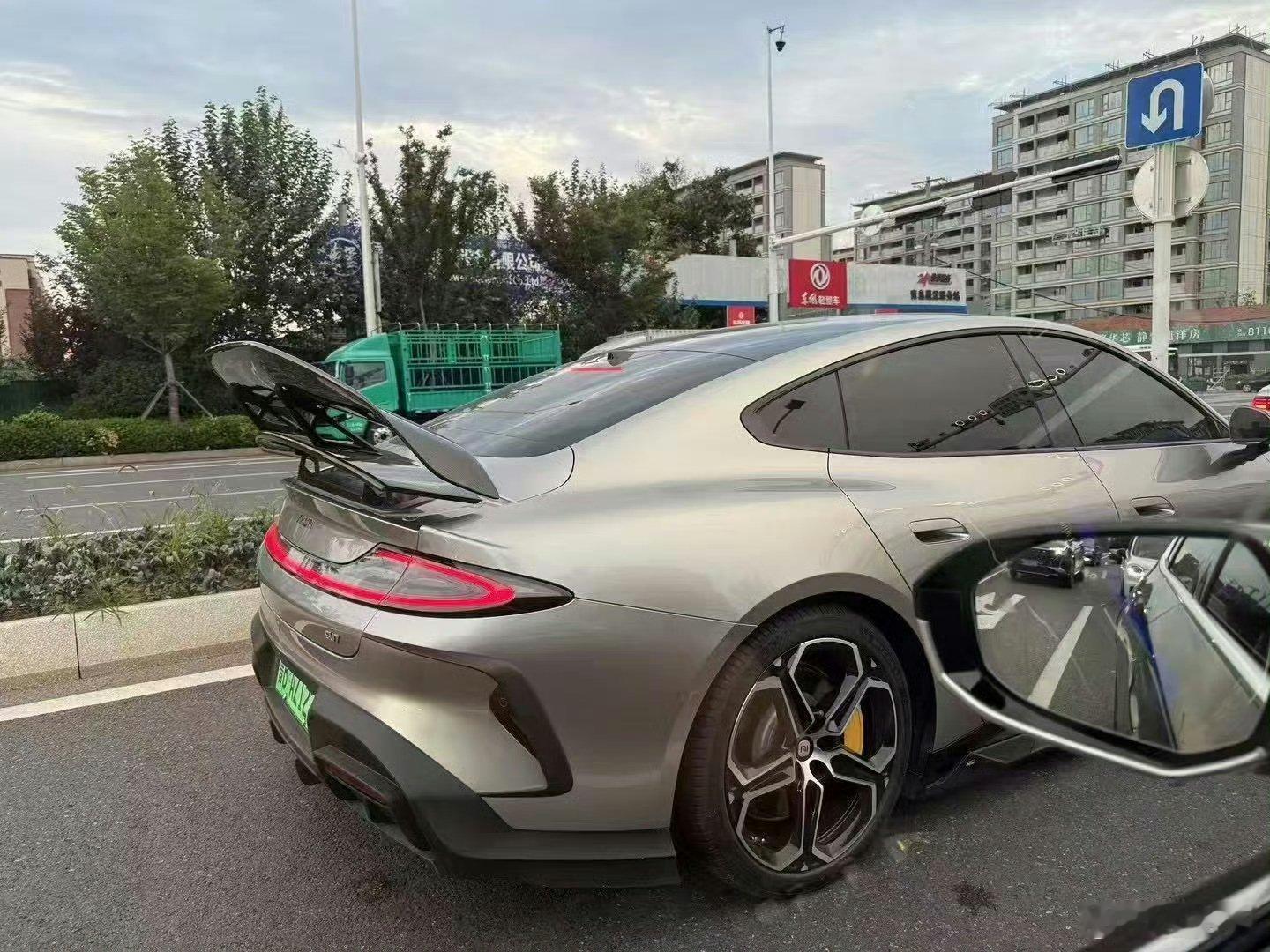 这是啥玩意？[捂脸哭]​​​
