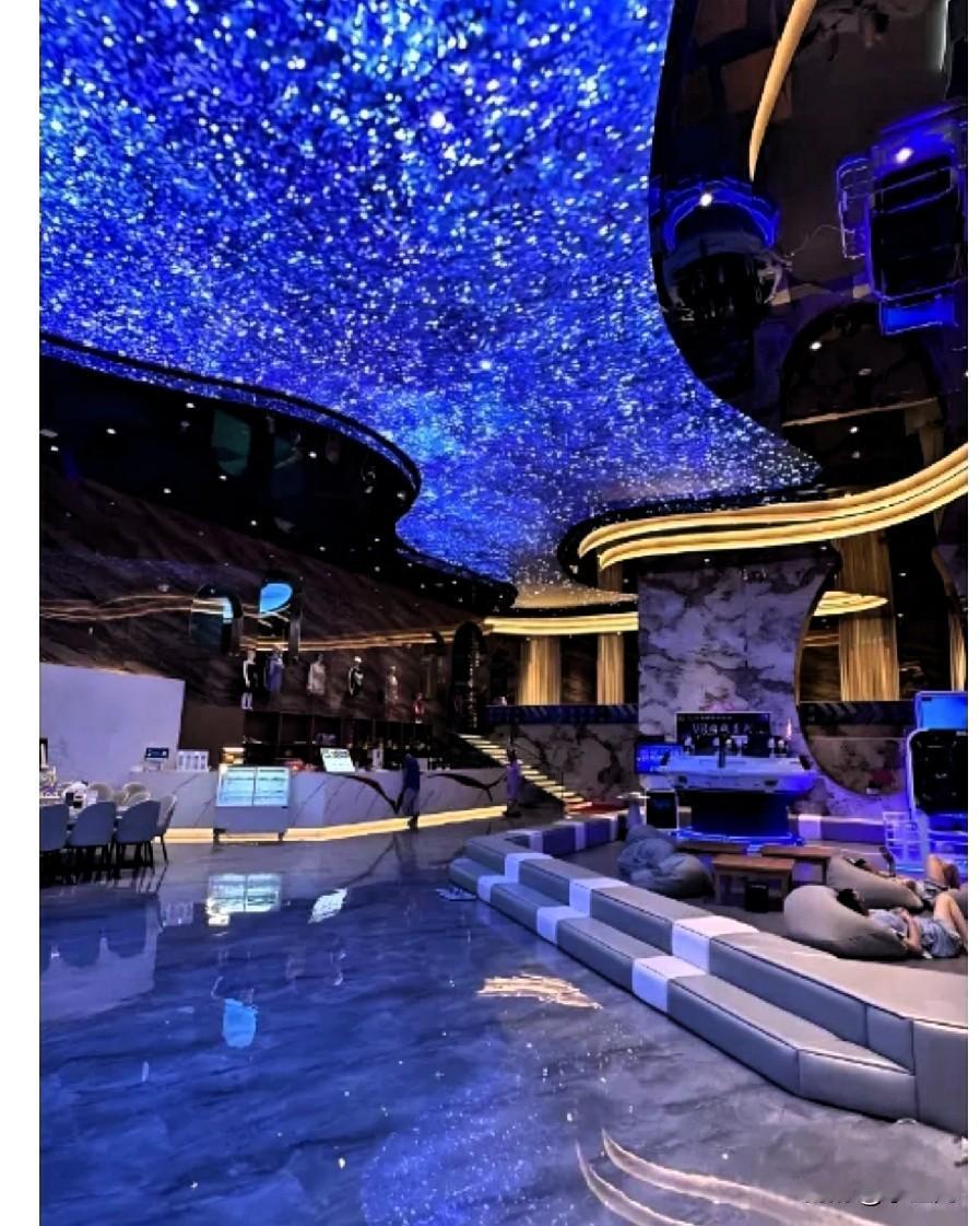 老铁们，年底了，危险到处都有，特别是在这四个地方:洗浴中心:这年头去洗浴中心