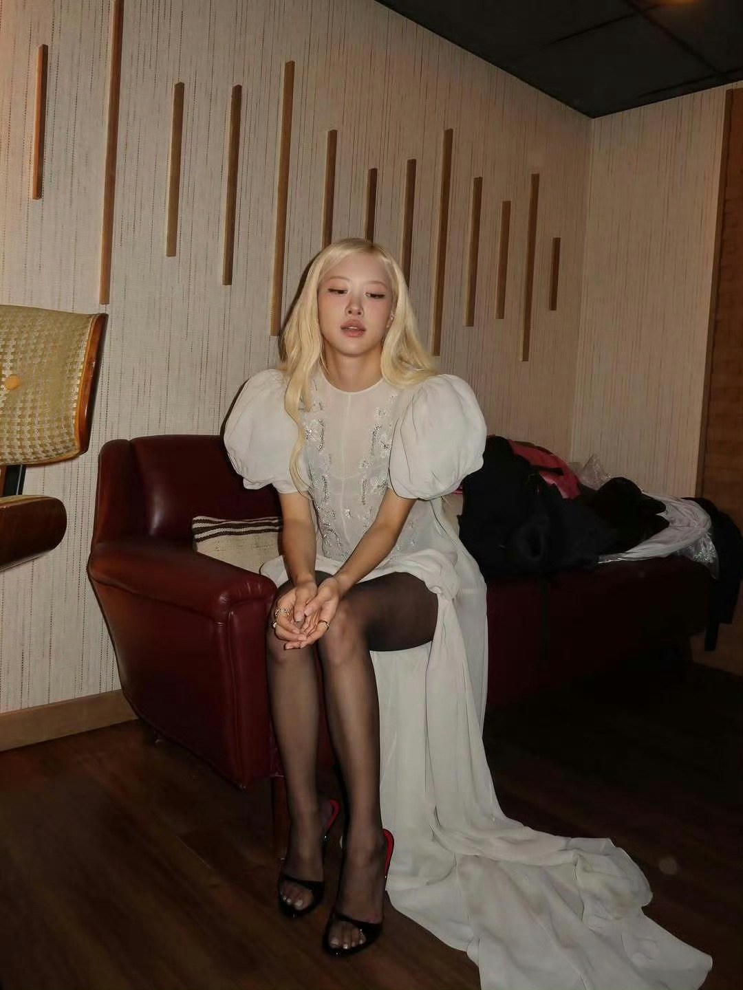 朴彩英黑丝大长腿