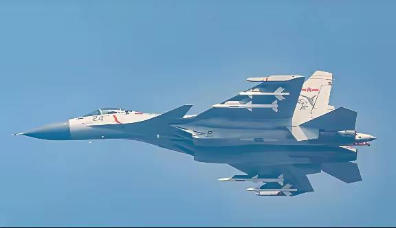 储量上万枚的霹雳-12空空导弹出路何在？上万枚霹雳-12空空导弹，曾经是中国空军