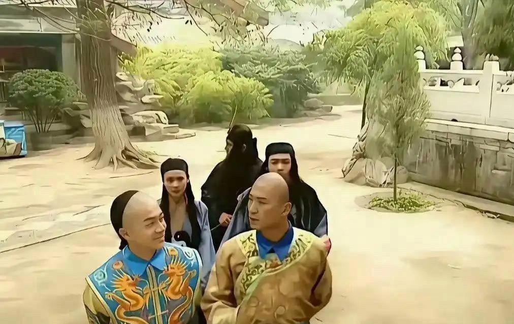 当时看还珠格格居然没发现！
