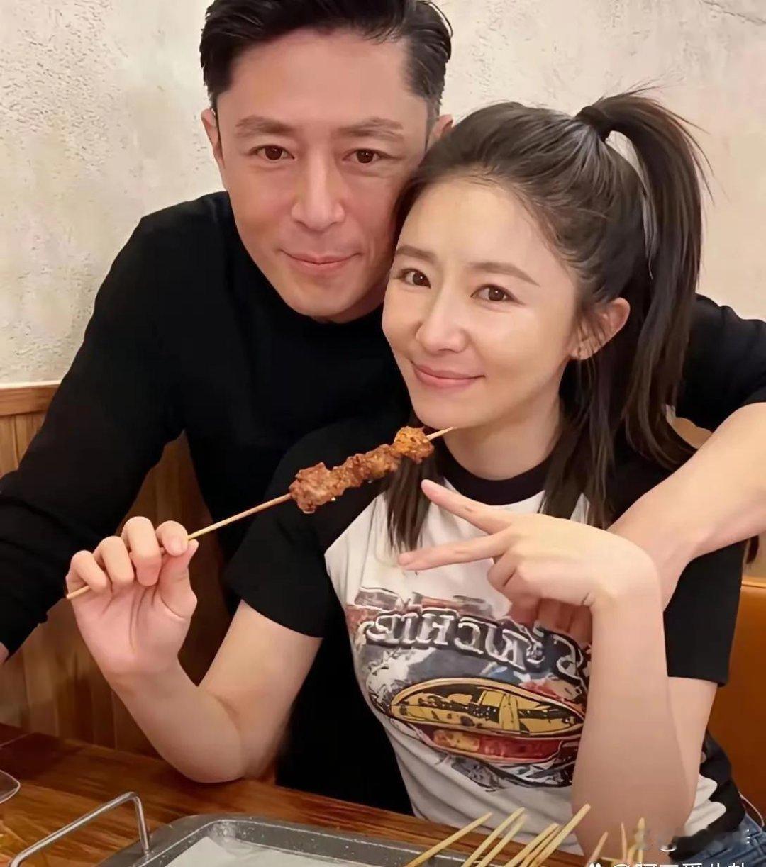 我是不是⁠⁠眼﻿‎花了？‏霍建华﻿和林心如﻿‏的素⁠⁠颜合‎照，﻿⁠居⁠然看﻿⁠