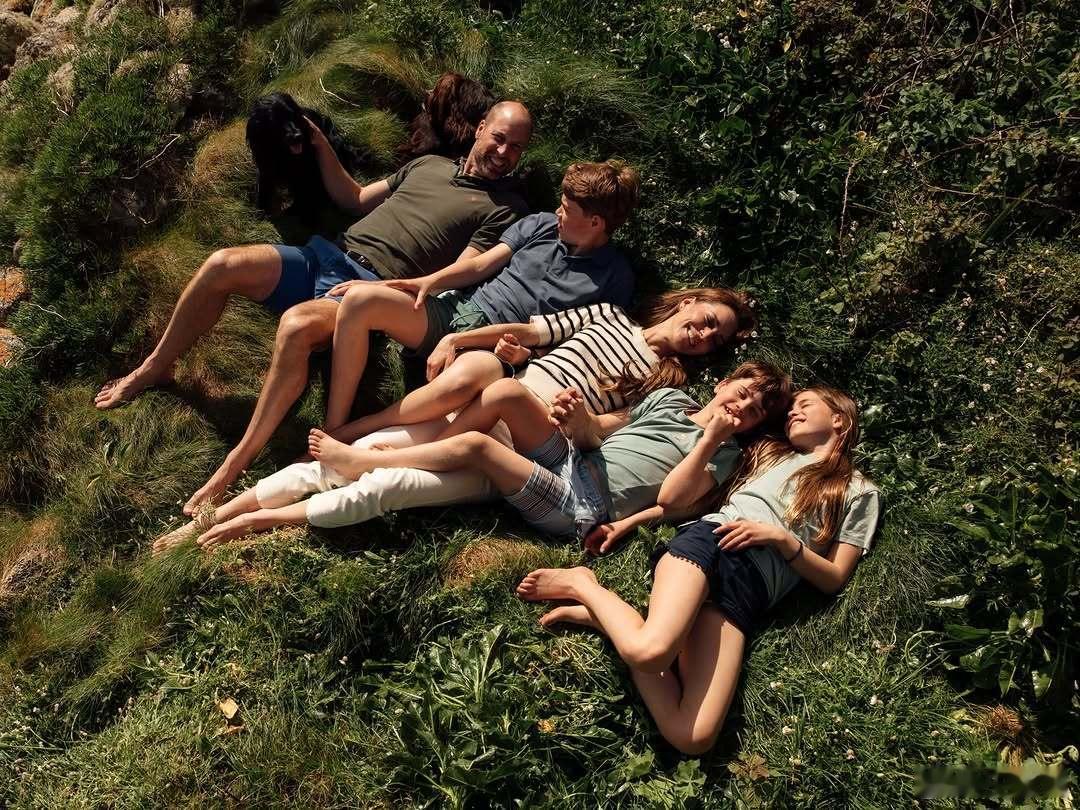 英国王室🇬🇧4月29日，威尔士亲王威廉和王妃凯瑟琳庆祝结婚15周年。世界各