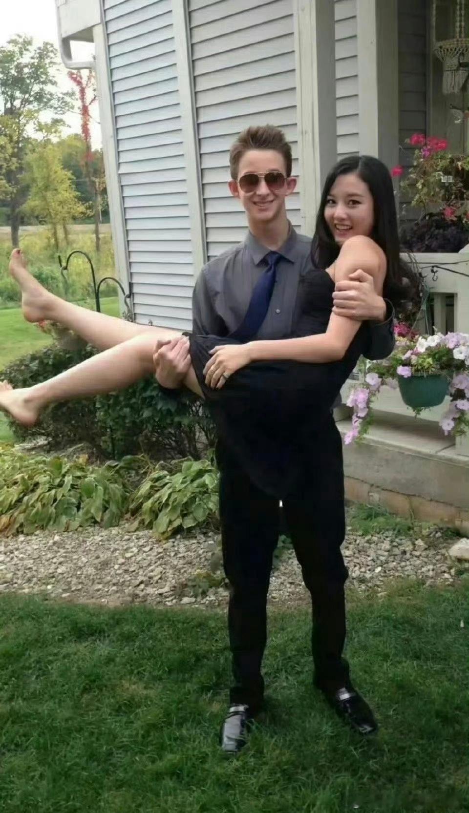 宋祖儿留学时期照片，人际圈子很大啊