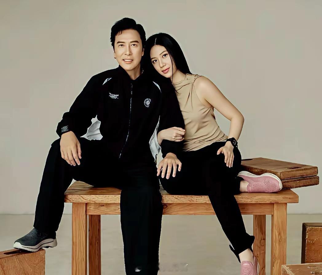 甄子丹的女儿挺有明星相的，很高级的颜值。