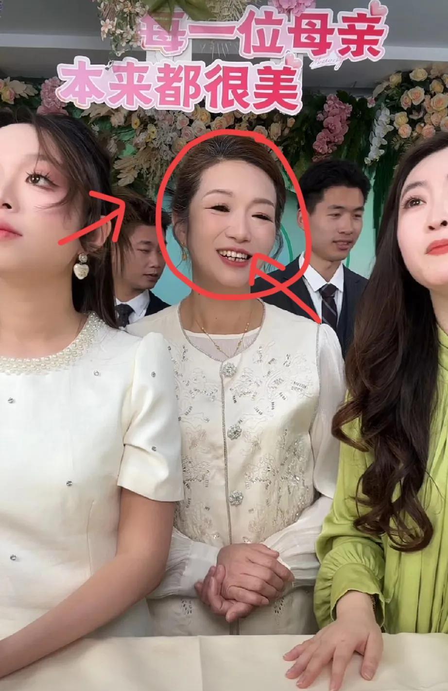 许健华才是打工人的典范五一旅游直播两不误，今天第二次直播让我意识到一个问题，她