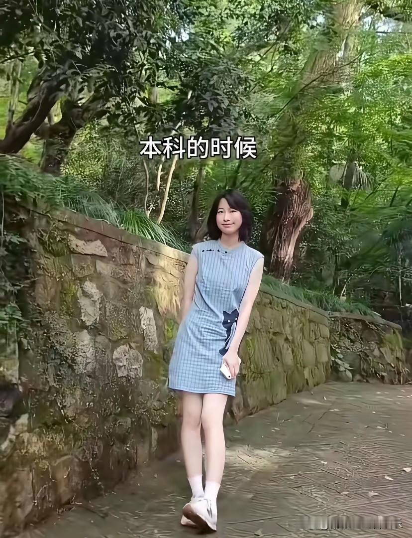 看得出来，后来的她已经恋爱了！