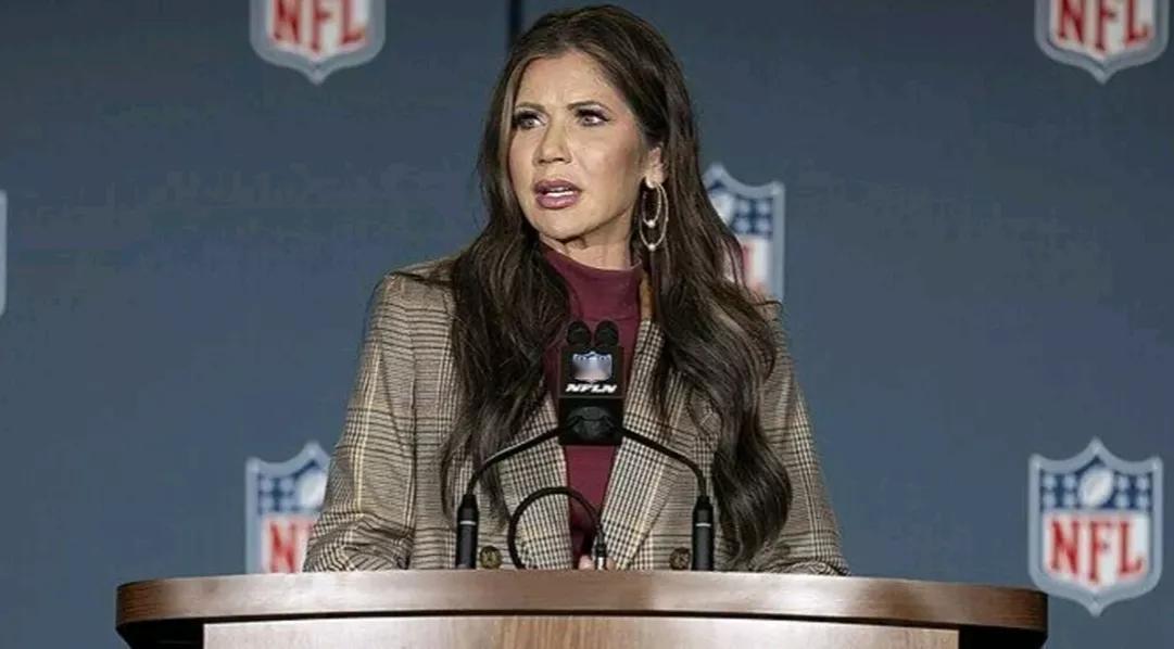 CNN报道，当地时间24日，美国国土安全部部长克里斯蒂.诺姆宣称，当天发生在明尼