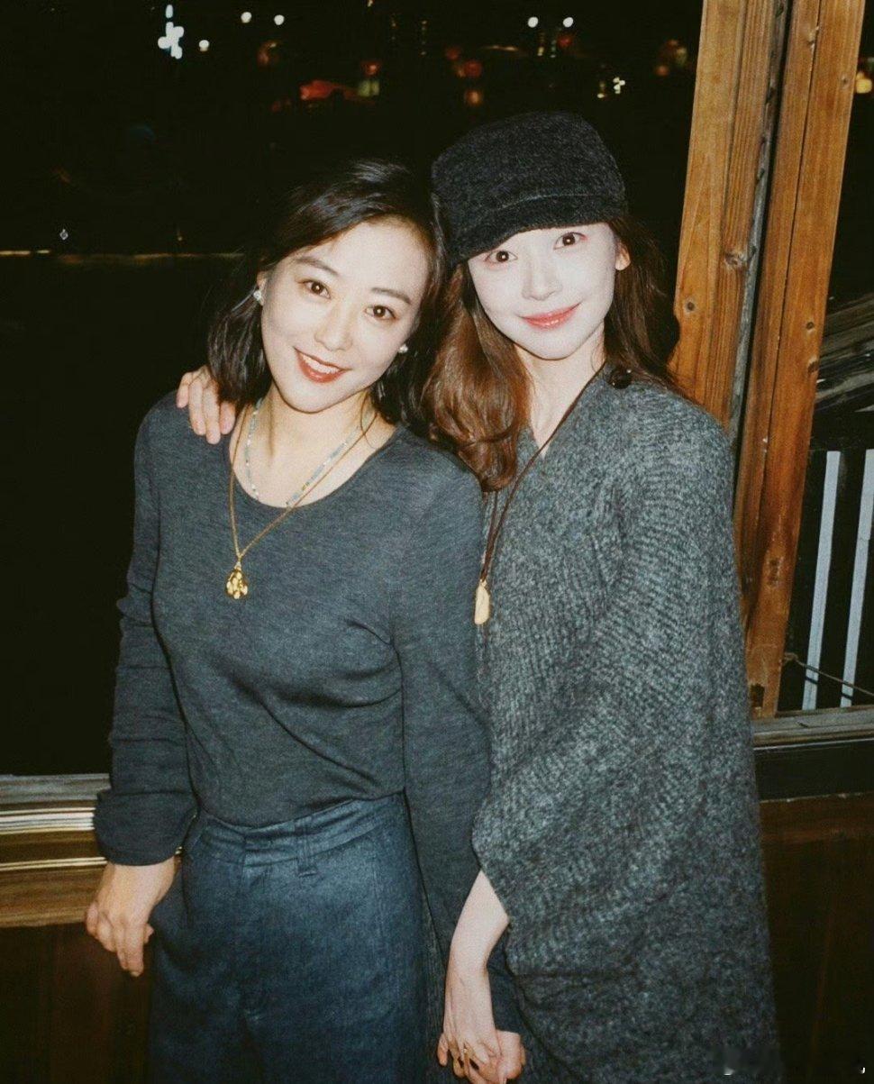 原来郝蕾是胡彦斌和易梦玲的媒人，易梦玲因为交了钱参加了郝蕾的演技培训班，认识了胡