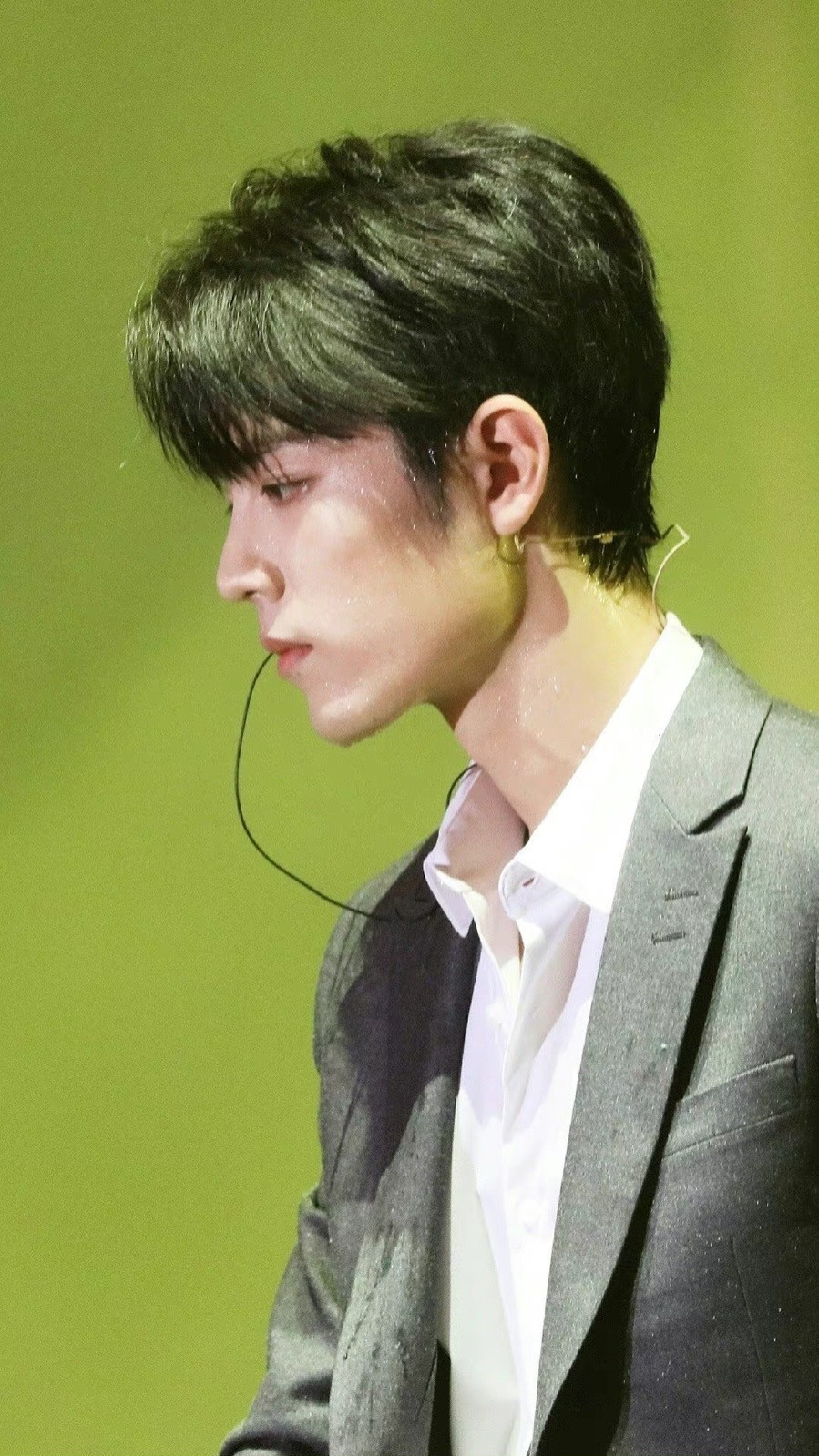 别人流汗是脱妆，我们战流汗是高光！青岛为肖战粉丝准备休息区📮肖战十日终焉未开机