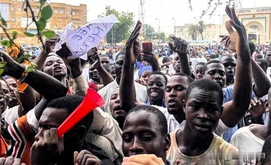 “天下第一黑”的法国，每10个人里就至少有1个是黑人。更震撼的是，巴黎新生儿中黑