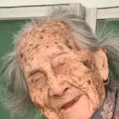 “中国长寿之母”2025年元旦离世，1902年出生的林蛇母，一共有100多名儿孙