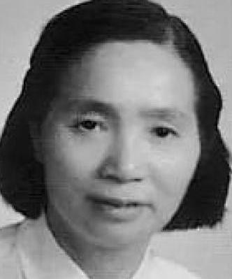 长征路上，一身高不到一米四的女兵背着一个成年男子，翻了整整两座山，23年后，两人